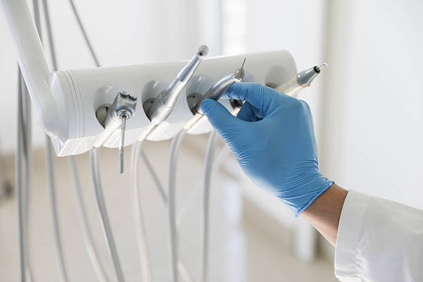 Professional Emergency Dentist technician working in Short Hills, NJ